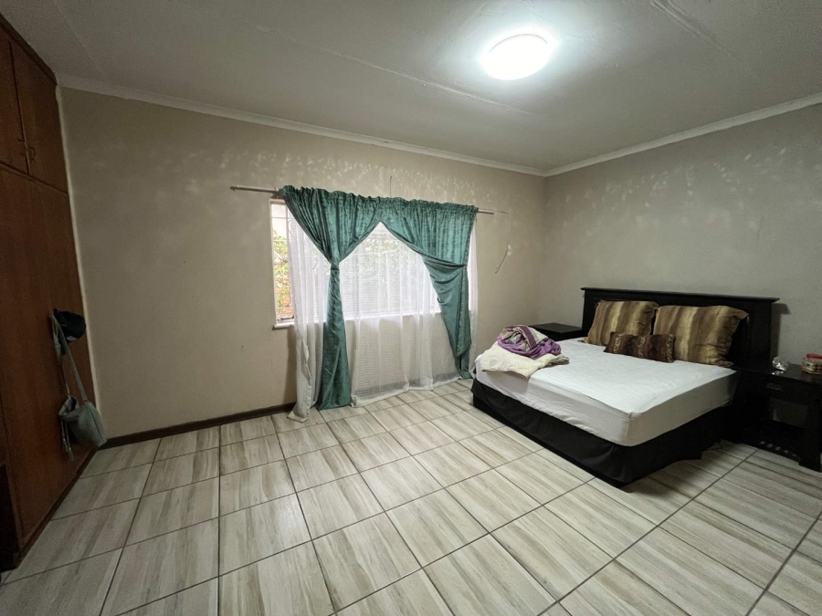 5 Bedroom Property for Sale in Die Rand Northern Cape